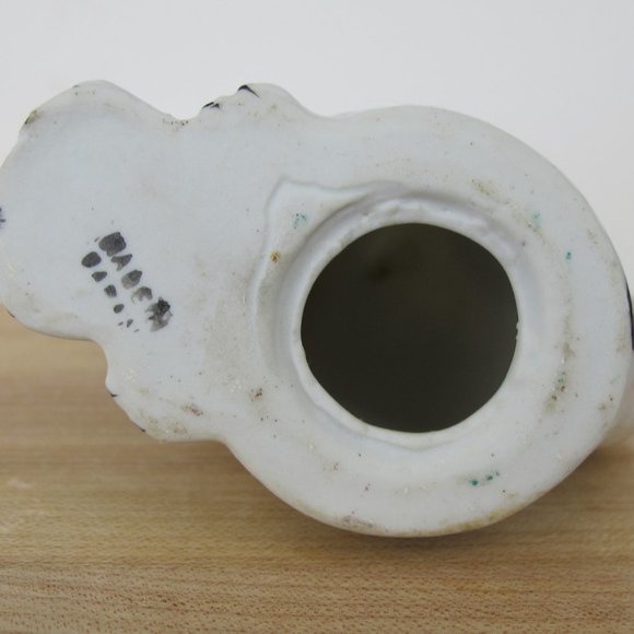 Cat Figurine Porcelain Made in Japan Yellow Eyes Vintage A6 - Picture 7 of 8